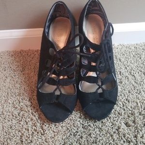 Womens suede size 7 heels